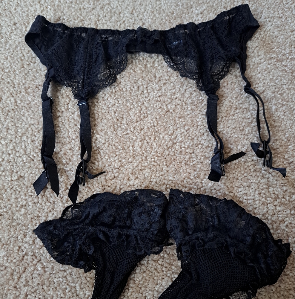 Frederick's of Hollywood Black Lace Garter Belt Set